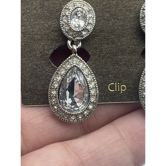 Carolee Silver Tone Crystal Teardrop Dangle Clip Earrings New - Picture 6 of 8